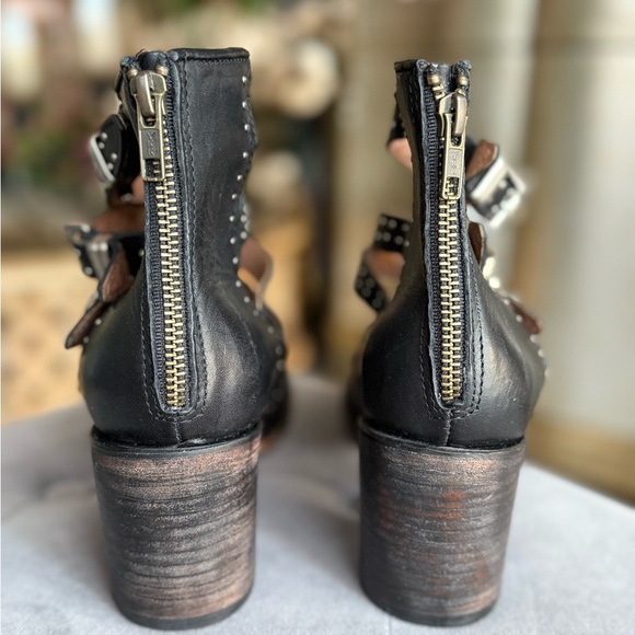 FREEBIRD distressed western country style Black Leather Buckle Ankle Boots - Picture 6 of 13